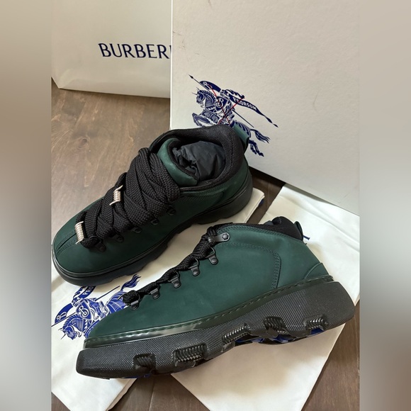 Burberry Men's Nubuck Lace Up Trek Boots - Picture 1 of 7